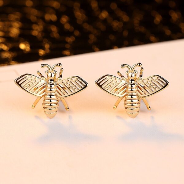 3 Styles Korean Inlaid Crystal Rhinestone Bee Earings For Women Sweet Beauty Simple Atmosphere Stud Earrings D333 - Image 2